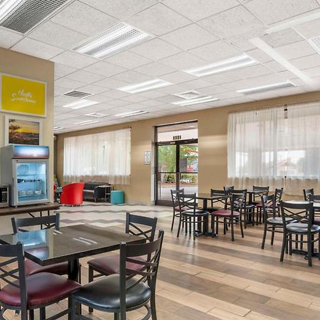 Quality Inn Near Speedway Уилкесбъро Екстериор снимка