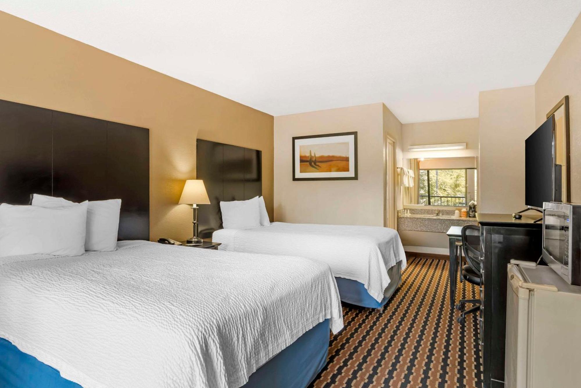 Quality Inn Near Speedway Уилкесбъро Екстериор снимка